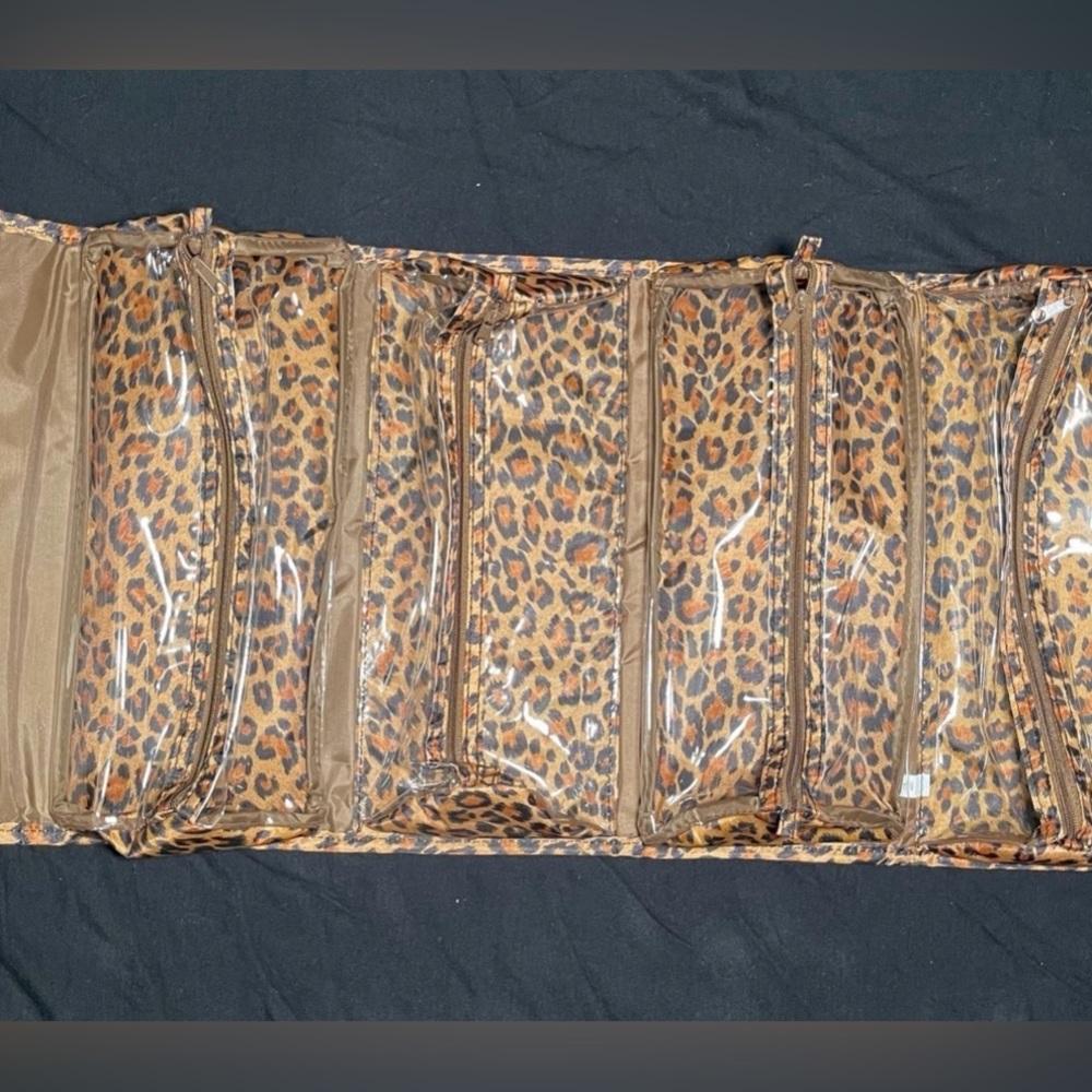 Cheetah print makeup/toiletry bag - Picture 4 of 9